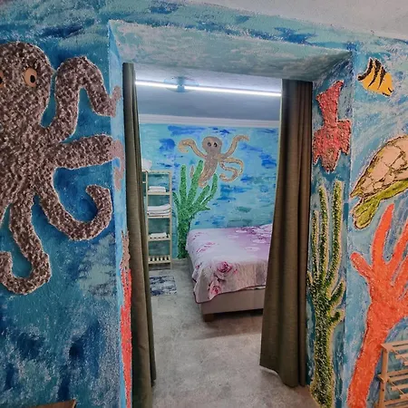 Aysem Mill Hill Apartment